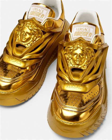 sneaker versace con punta oro|versace sneakers.